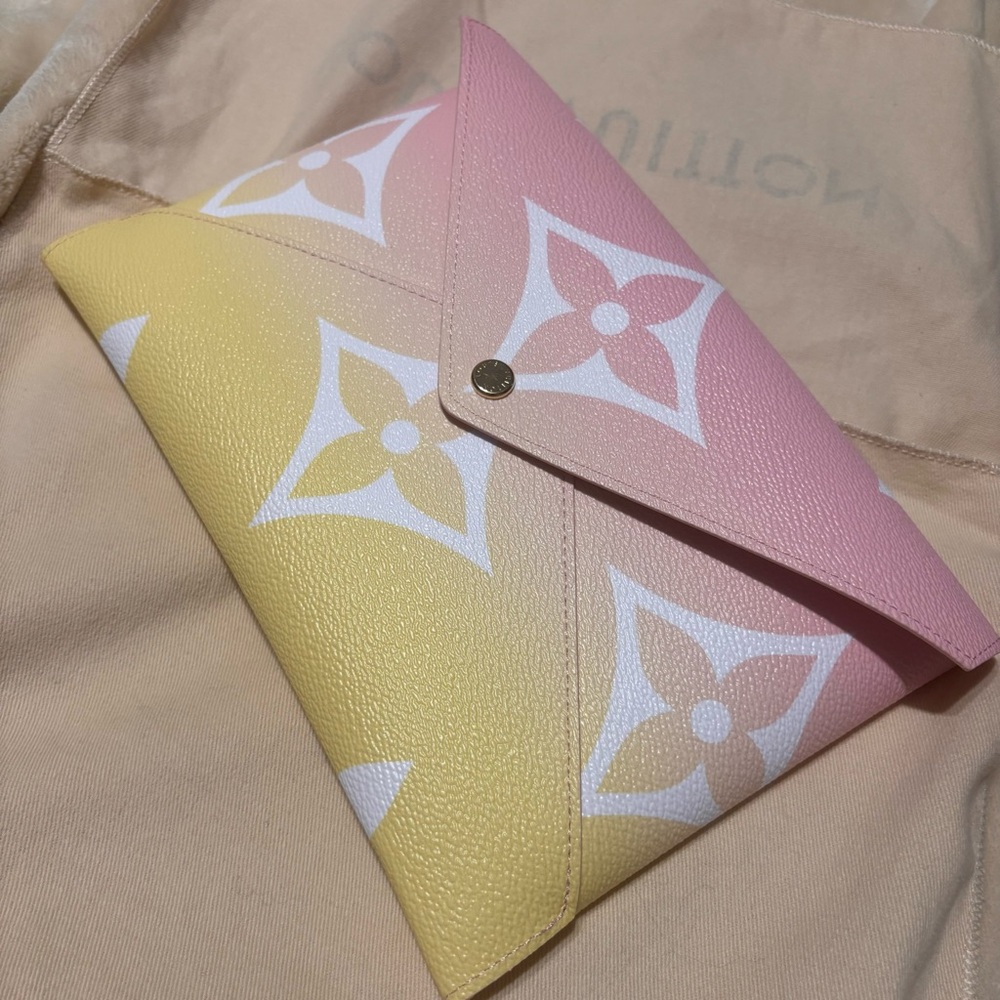 Louis Vuitton Kirigami Pochette Set By The Pool Monogram Giant